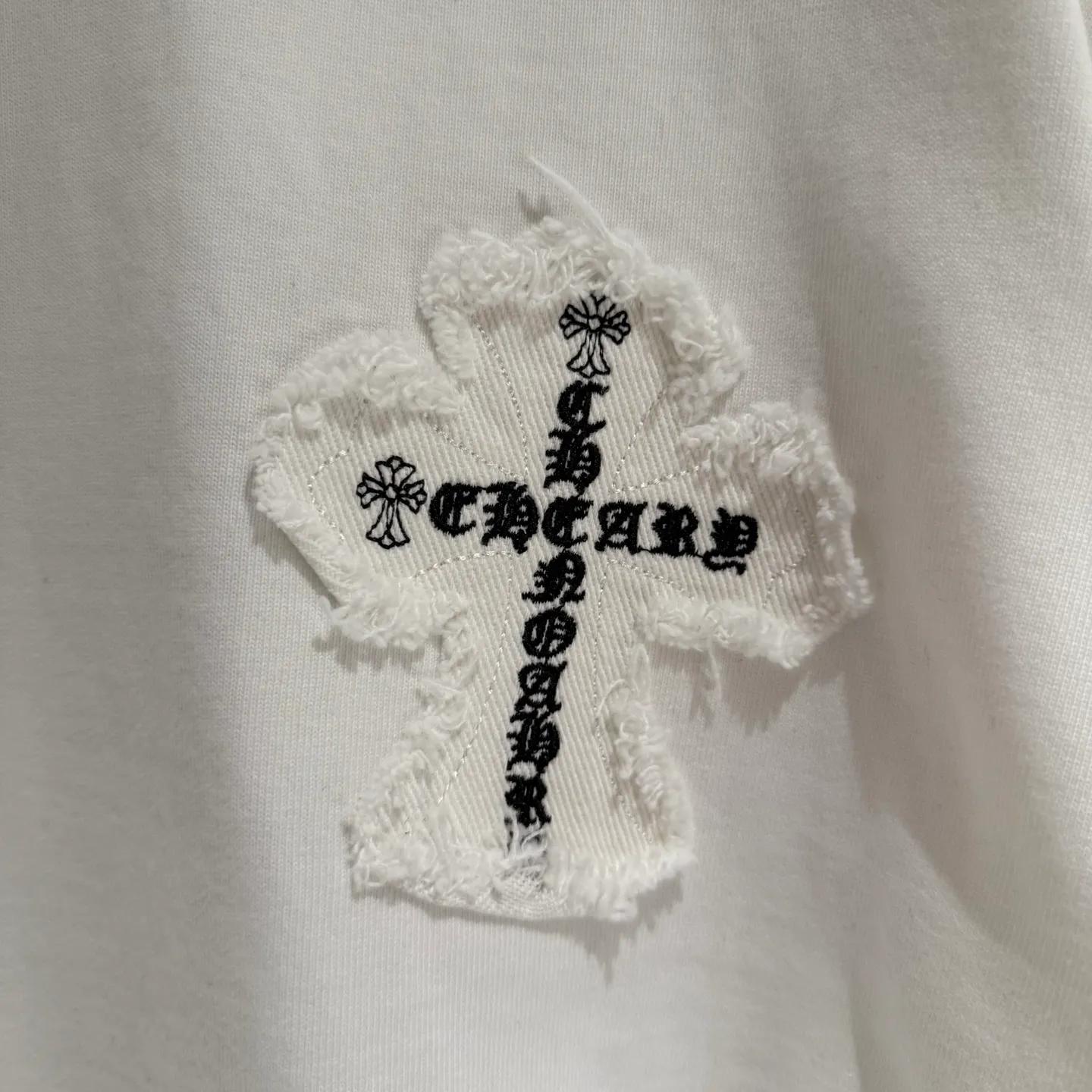 🅿️350 [Strict quality control] CH Croixin's new long-sleeved sweatshirt T-shirt. Heavy 420g double yarn fabric. Wash the whole garment twice. Frayed and torn on all four sides. Heavy fabric. The neckline is made of icy Solona. Loose fit. Deep, wide and stylish. No deformation or shrinkage. Color: 3 colors, black, white and gray. Size: M-2xl